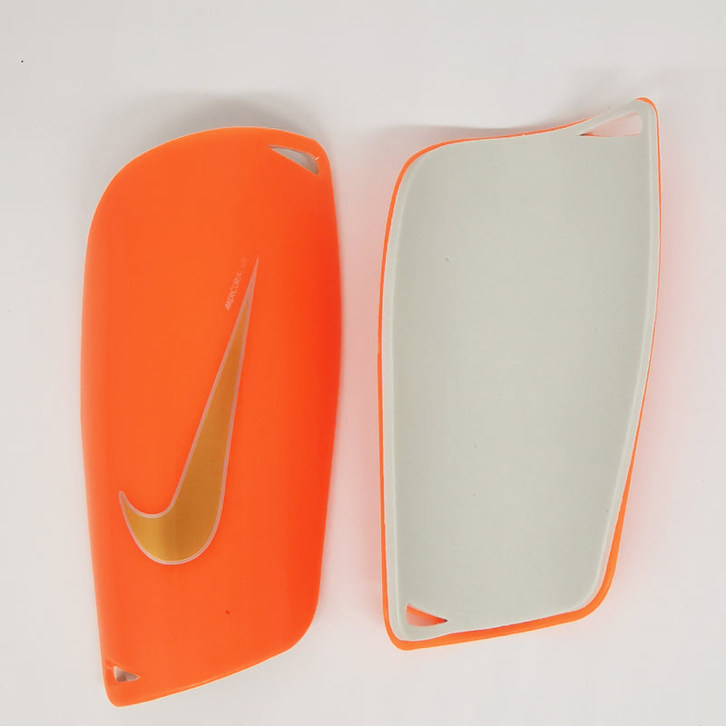 Caneleira Nike